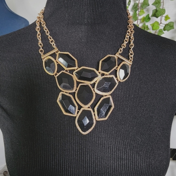Gold Double Chain with Black Acrylic Faceted Stones Bib Necklace Earrings Set - Picture 7 of 7